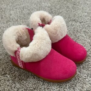 Pink UGG Dreamee Girls boots NWT in box